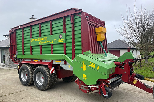 Powdermaster powder additive applicator on front of wagon