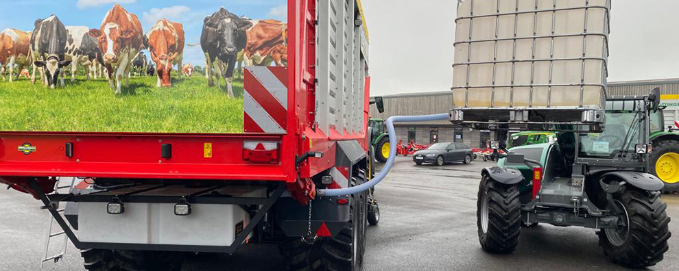 400 litre Under slung tank being filled from IBC